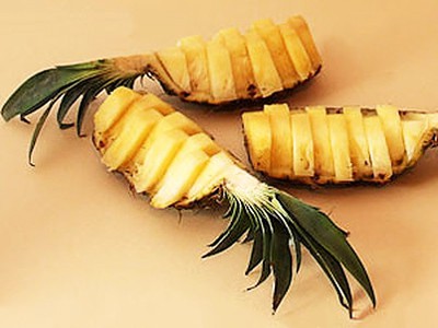 Ananas Schneiden Ganz Einfach Und Dekorativ Rohkost24 Net