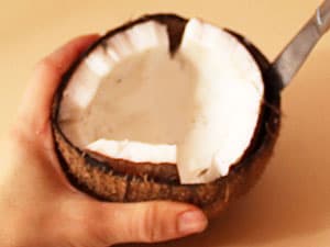 Kokosnuss öffnen