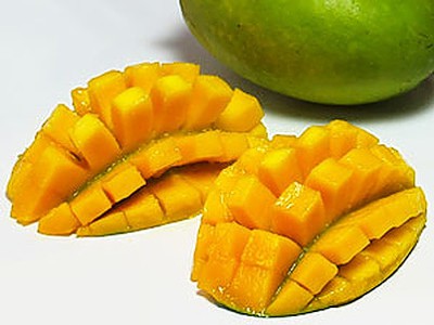 Wie schneidet man eine Mango auf?
