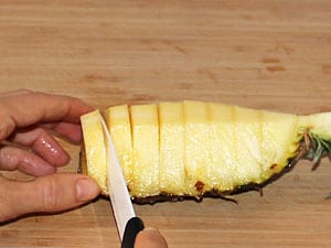 Ananas zubereiten